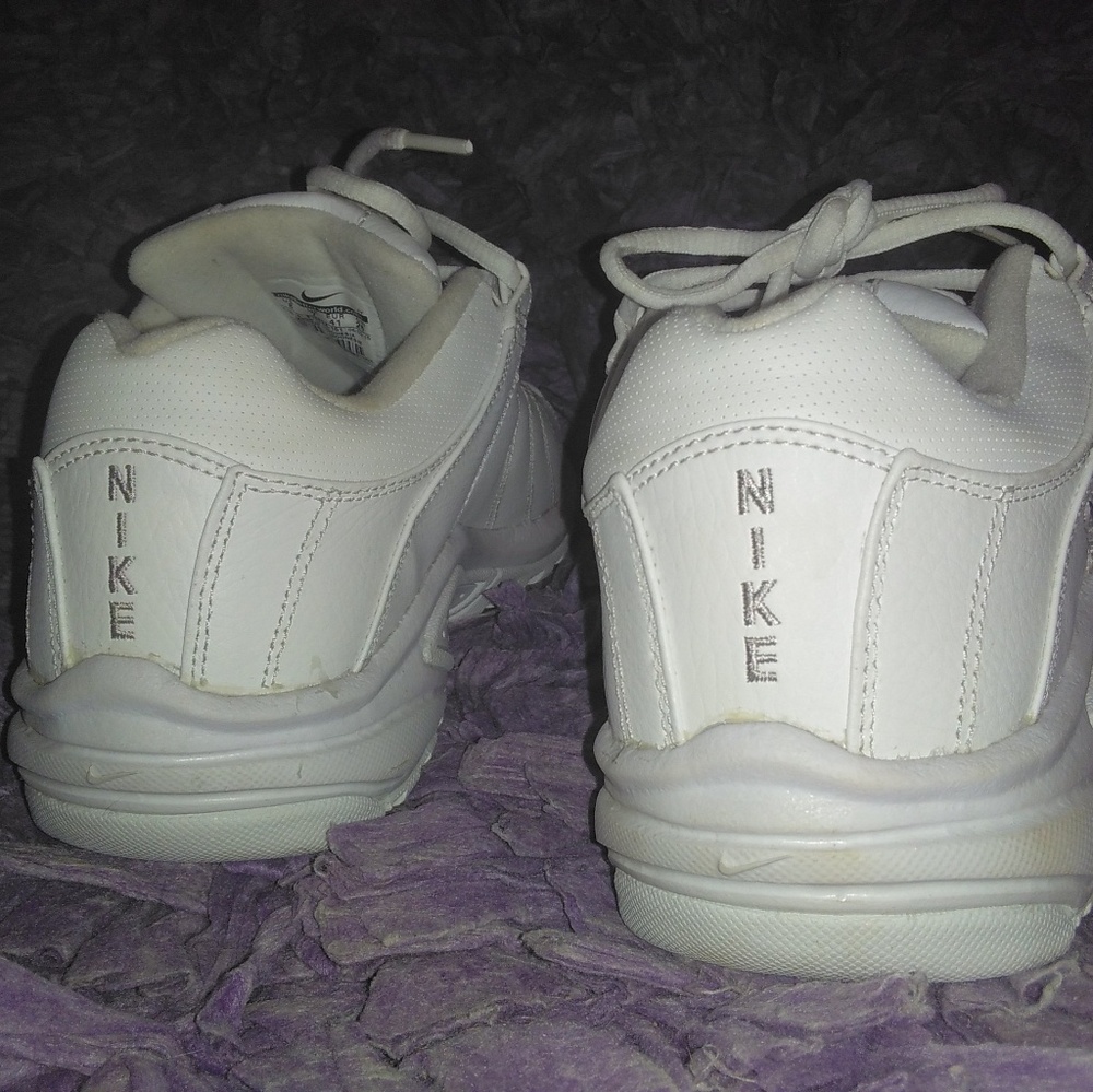 Nike - Picture 5 of 5